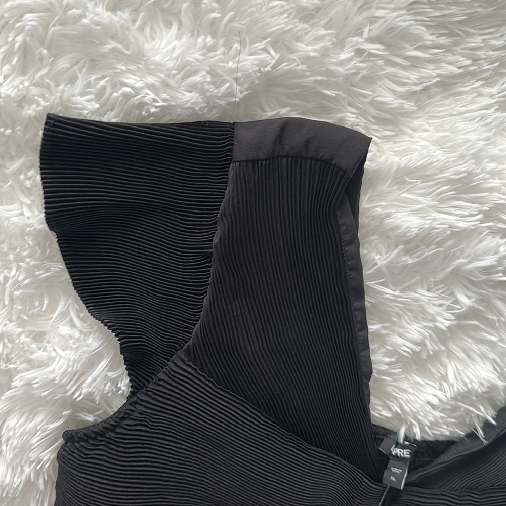 Black Top - Picture 2 of 4
